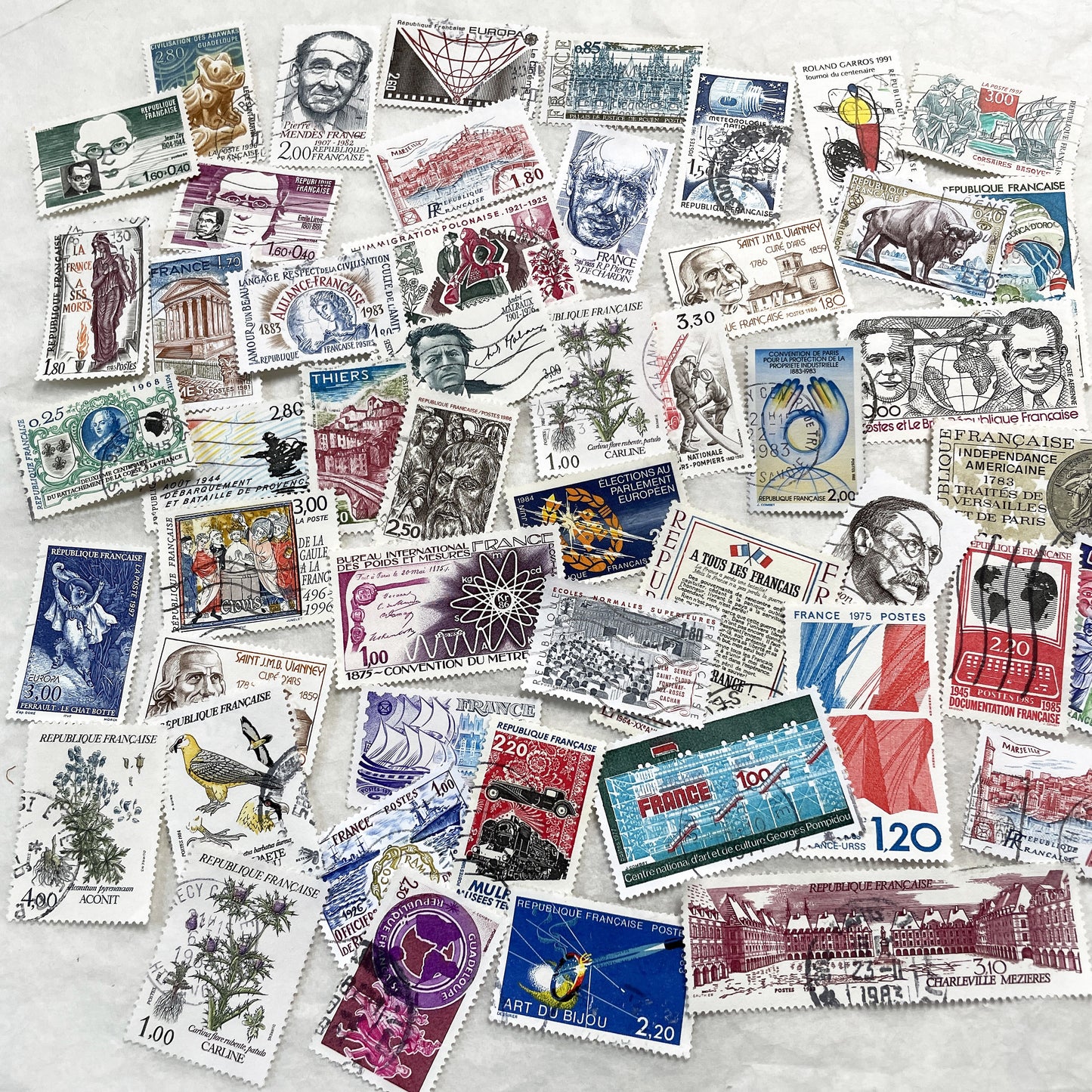 1980s - 50 French Postage Stamps - Diverse Themes Including History, Art, Nature, and Commemorations - Philatelic Lot
