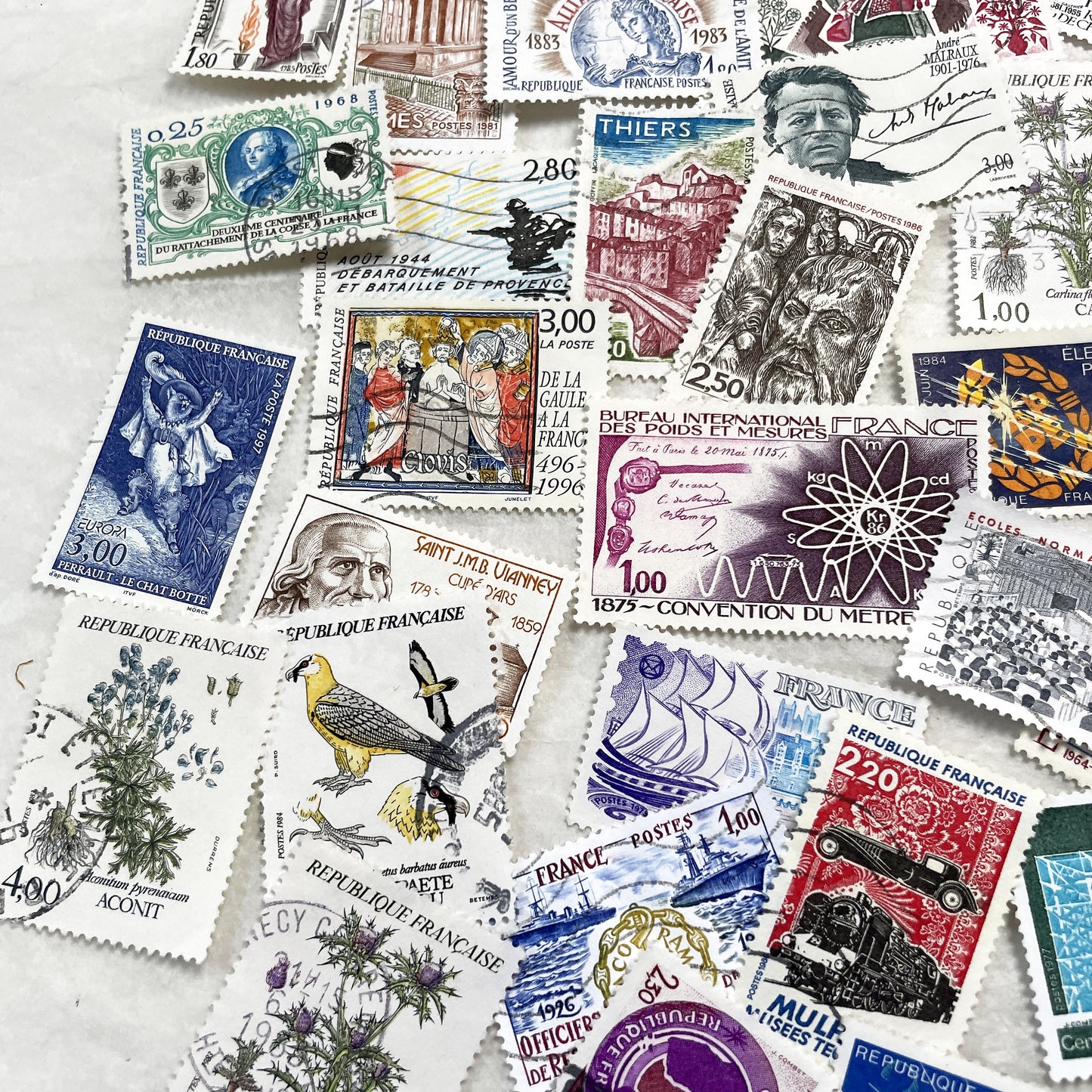 1980s - 50 French Postage Stamps - Diverse Themes Including History, Art, Nature, and Commemorations - Philatelic Lot
