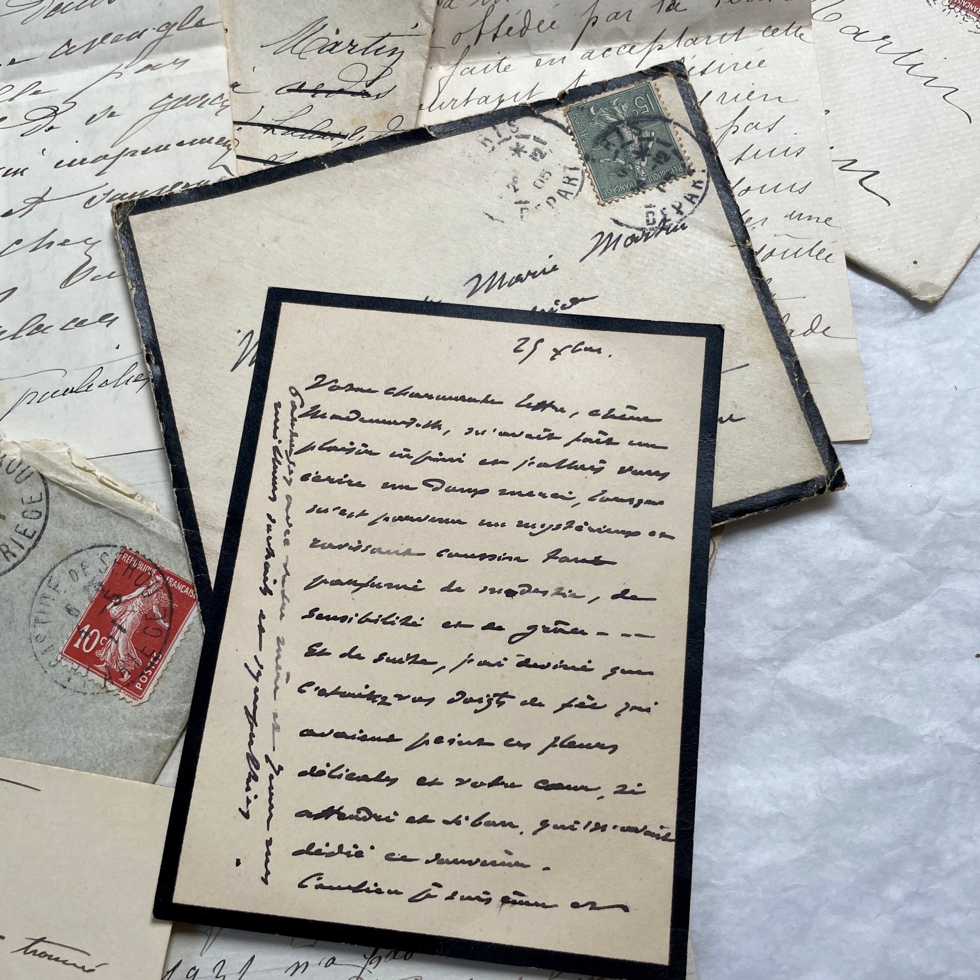 Lot of 5 vintage French letters with envelopes from the 1910s, showing handwritten text and stamps.
