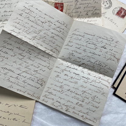 Lot of 5 vintage French letters with envelopes from the 1910s, showing handwritten text and stamps.