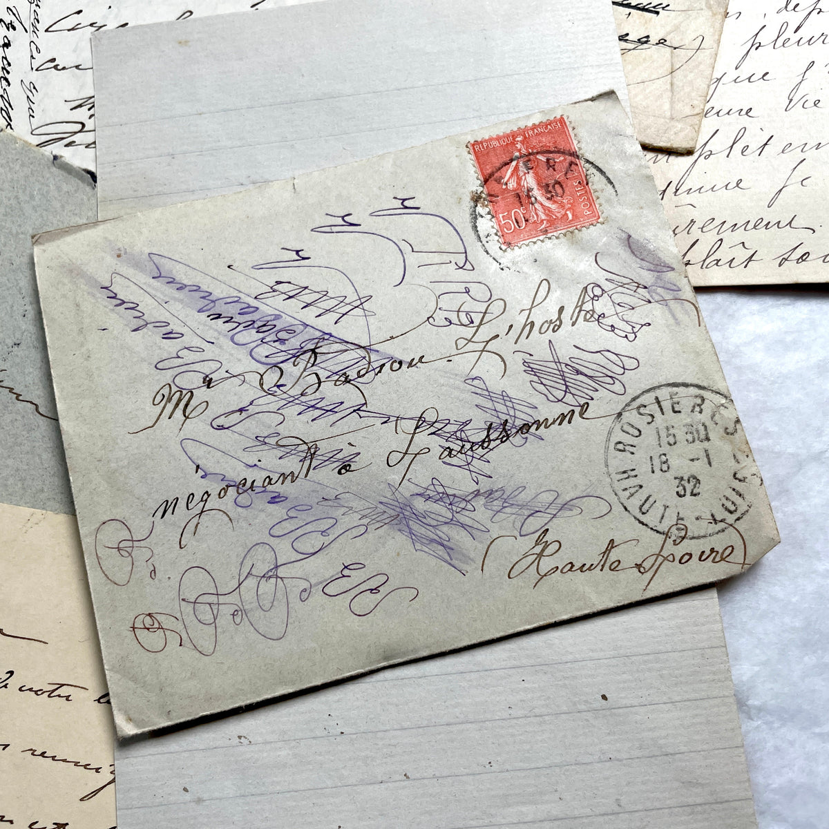 Lot of 5 vintage French letters with envelopes from the 1910s, showing handwritten text and stamps.