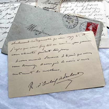 Lot of 5 vintage French letters with envelopes from the 1910s, showing handwritten text and stamps.