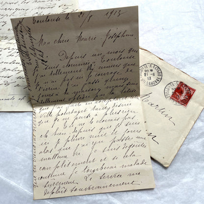 Lot of 5 vintage French letters with envelopes from the 1910s, showing handwritten text and stamps.
