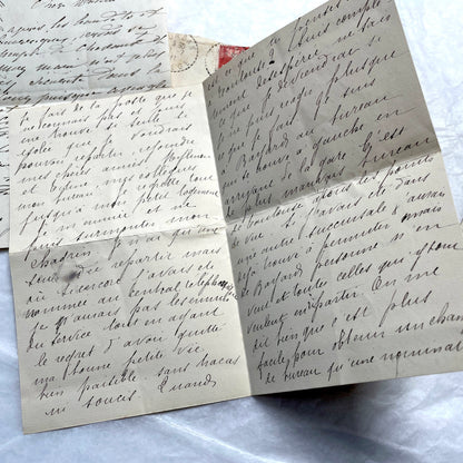 Lot of 5 vintage French letters with envelopes from the 1910s, showing handwritten text and stamps.