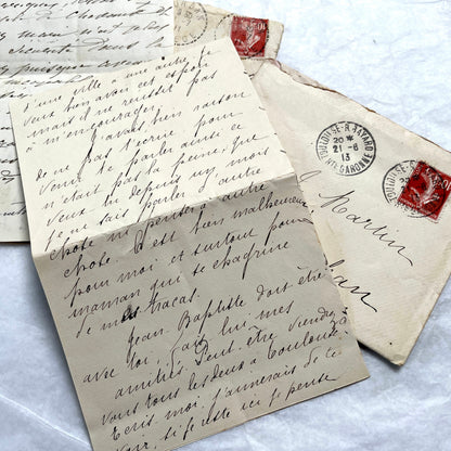 Lot of 5 vintage French letters with envelopes from the 1910s, showing handwritten text and stamps.