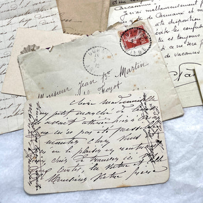 Lot of 5 French letters and envelopes from the 1900s, featuring handwritten text, original stamps, and legible postmarks.