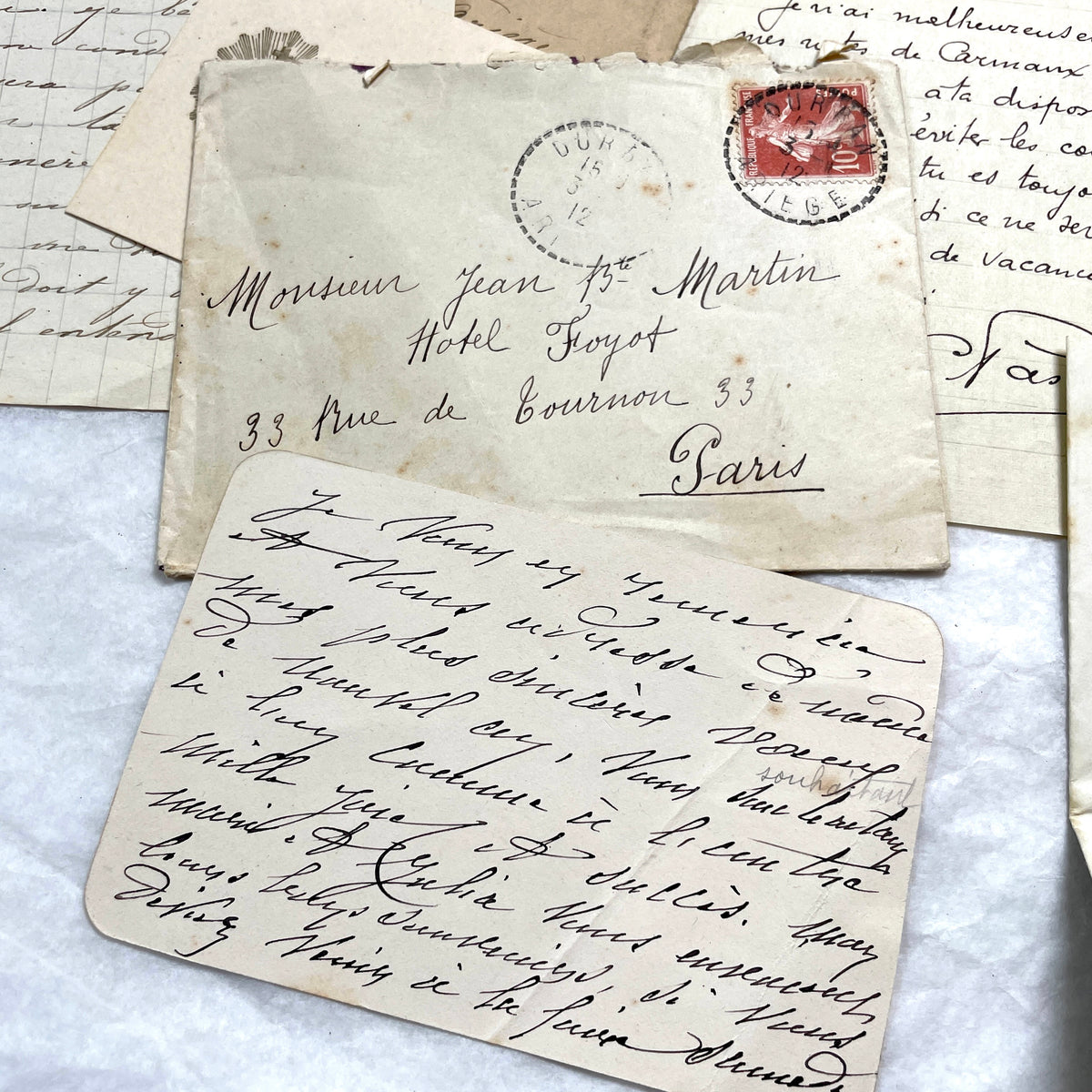 Lot of 5 French letters and envelopes from the 1900s, featuring handwritten text, original stamps, and legible postmarks.