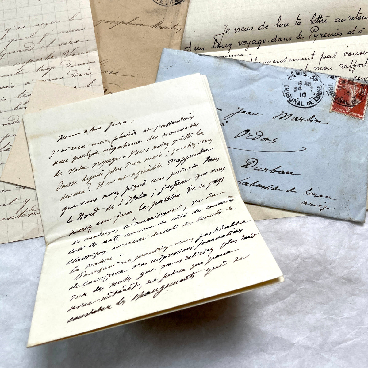 Lot of 5 French letters and envelopes from the 1900s, featuring handwritten text, original stamps, and legible postmarks.