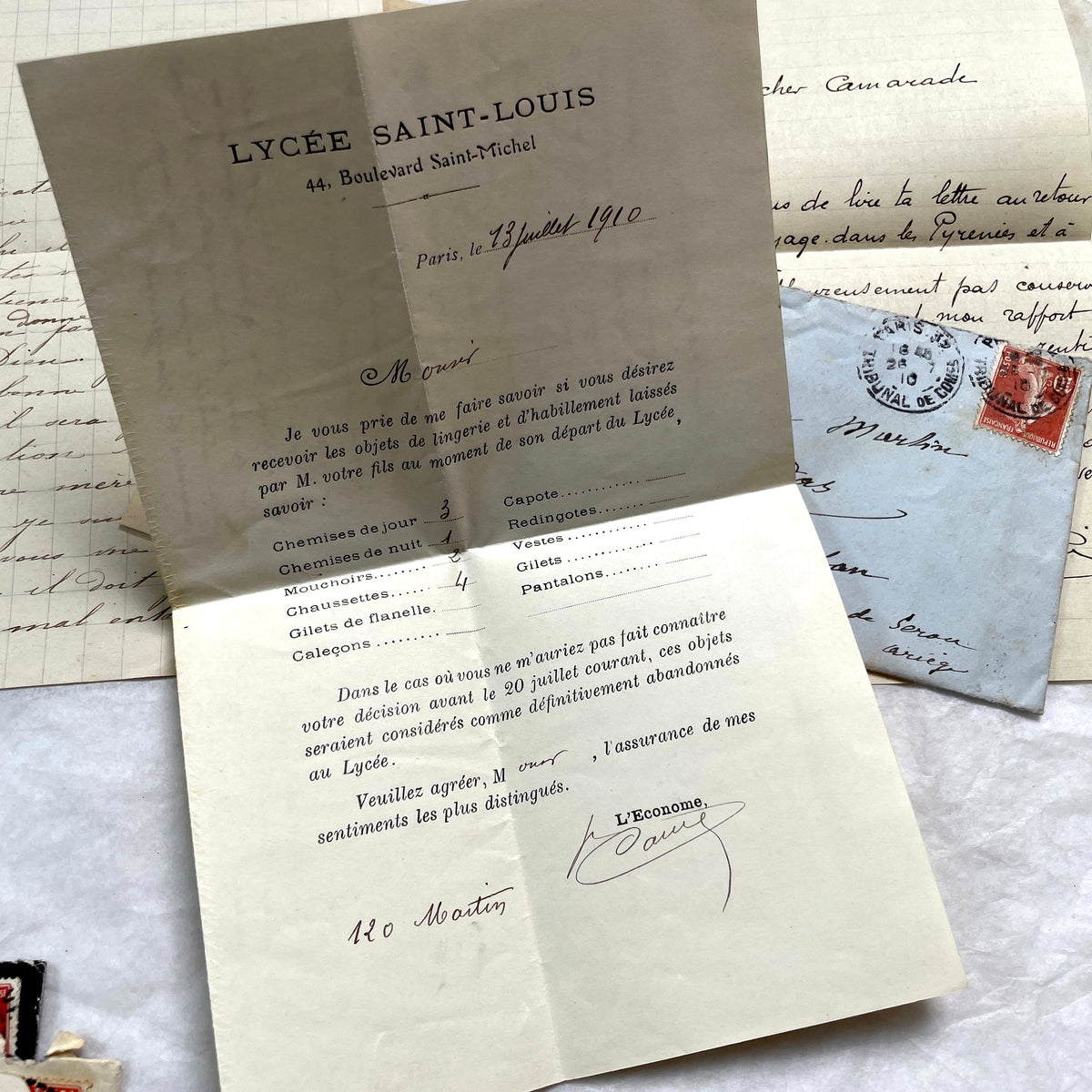 Lot of 5 French letters and envelopes from the 1900s, featuring handwritten text, original stamps, and legible postmarks.