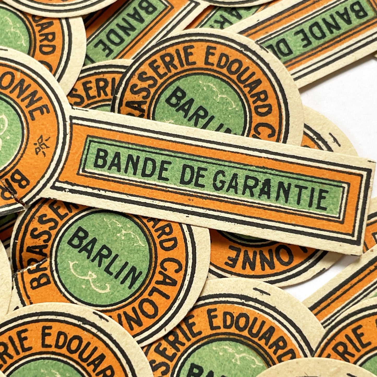 1930s - 30 French labels coloured green and orange - Vintage Beer Bottle Labels - Brasserie Édouard Calonne Barlin - “Bande de Garantie”