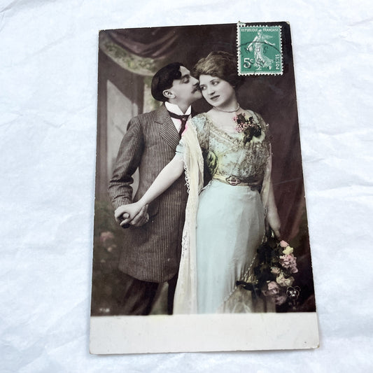 1900s - Romantic French Postcard - Kissing Couple Portrait - Hand-Colored Belle Époque Era Photo Art - Vintage Love Ephemera Collectible