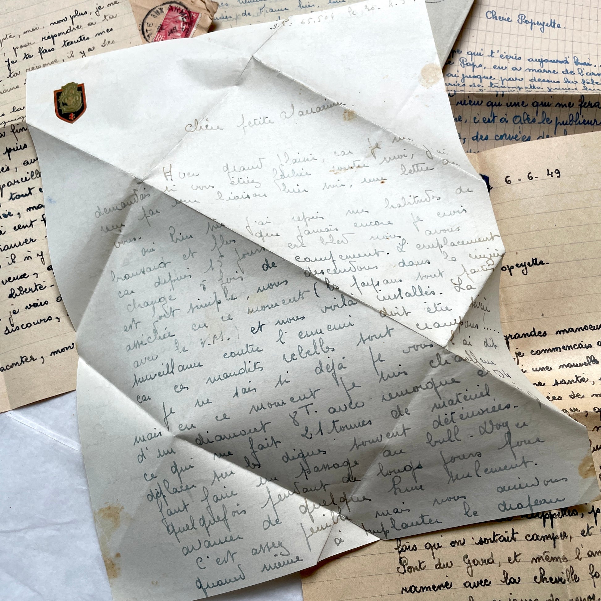 Set of 5 1950s French letters with handwritten content and vintage air mail envelopes.