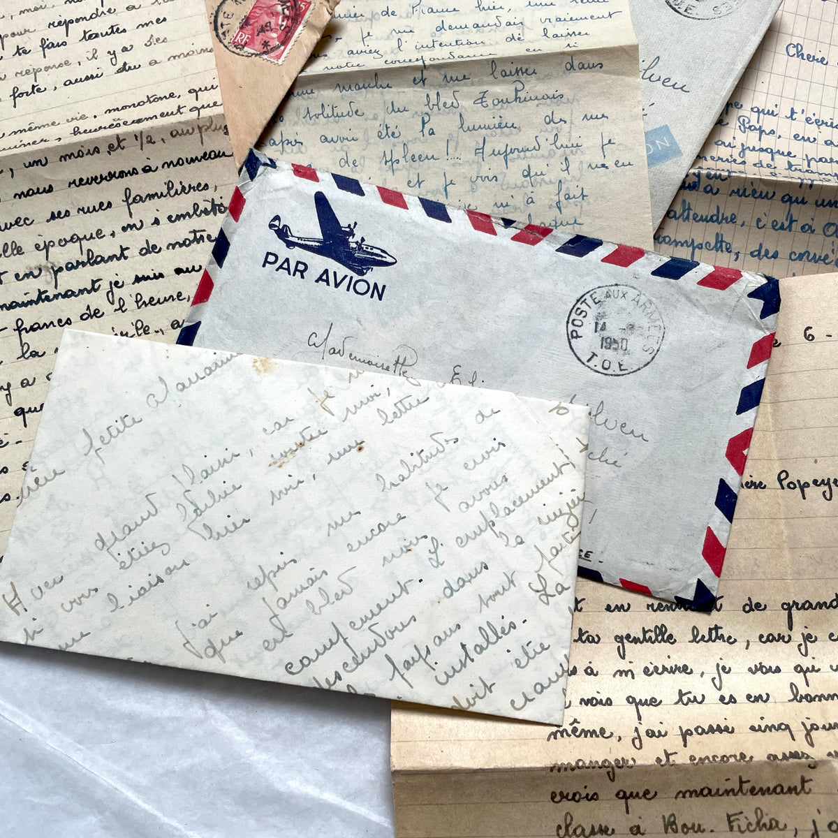 Set of 5 1950s French letters with handwritten content and vintage air mail envelopes.