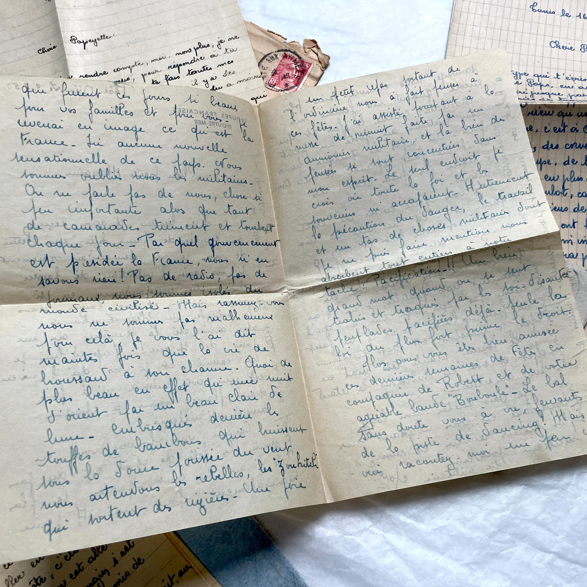Set of 5 1950s French letters with handwritten content and vintage air mail envelopes.
