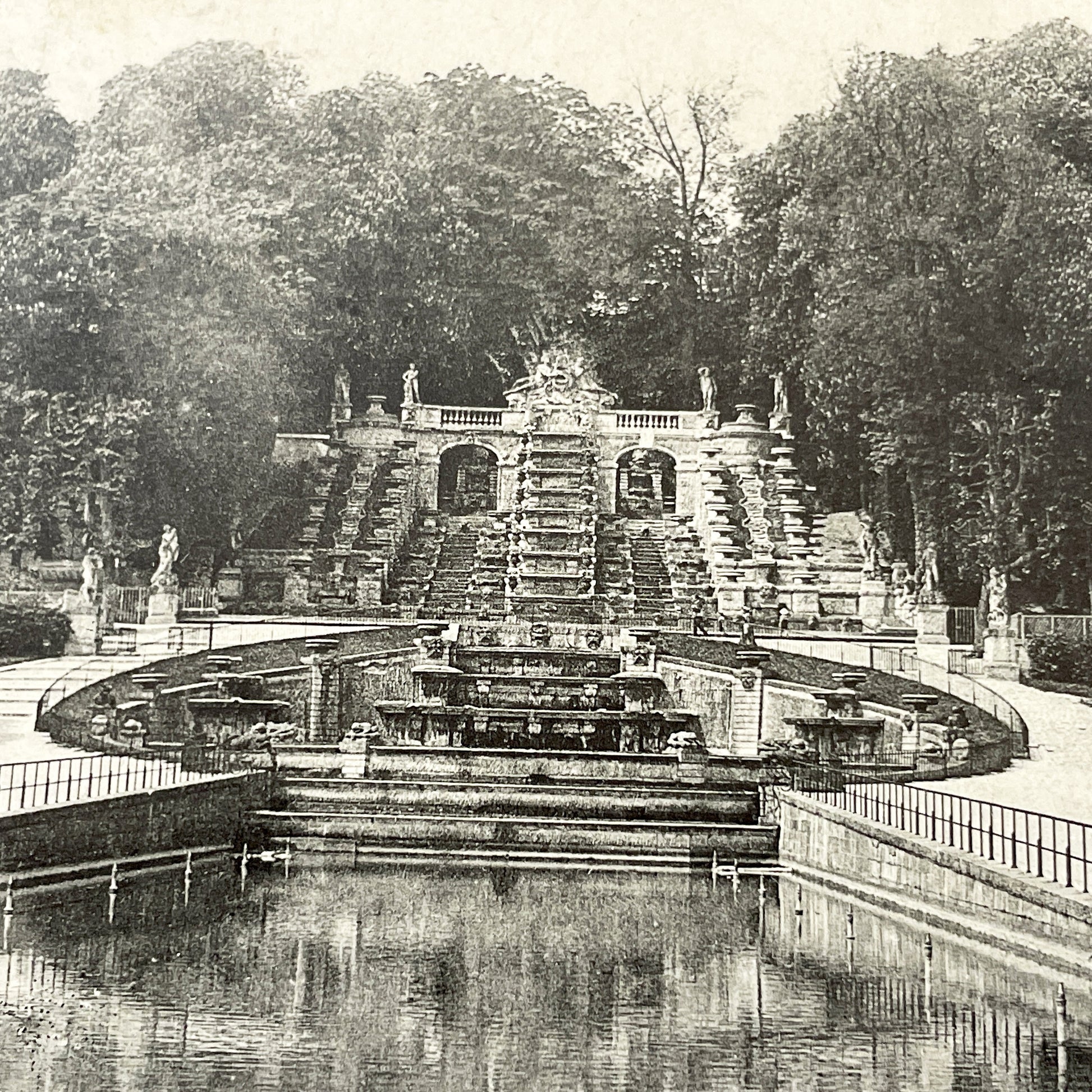 1900s - Vintage Saint-Cloud Parc Les Cascades Postcard - Historic French Fountain Landscape View - Original Black & White Paris Area