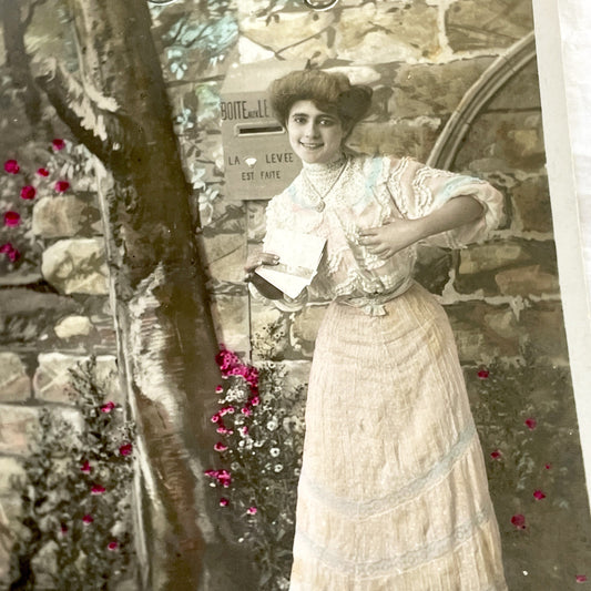 1900s - Vintage French New Year Postcard - Woman with Mailbox - Antique Hand-Tinted Belle Époque Greeting Card - Collectible Ephemera