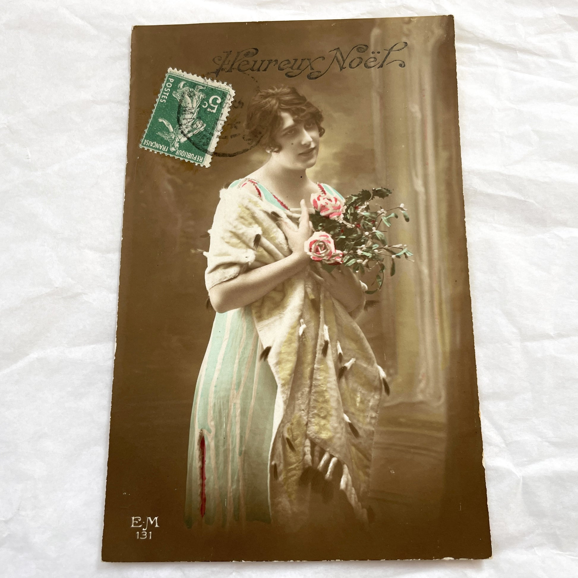 1900s - Antique French Christmas Postcard - Elegant Woman with Roses & Mistletoe - Heureux Noël Vintage Holiday Greeting Card