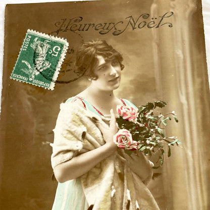 1900s - Antique French Christmas Postcard - Elegant Woman with Roses & Mistletoe - Heureux Noël Vintage Holiday Greeting Card