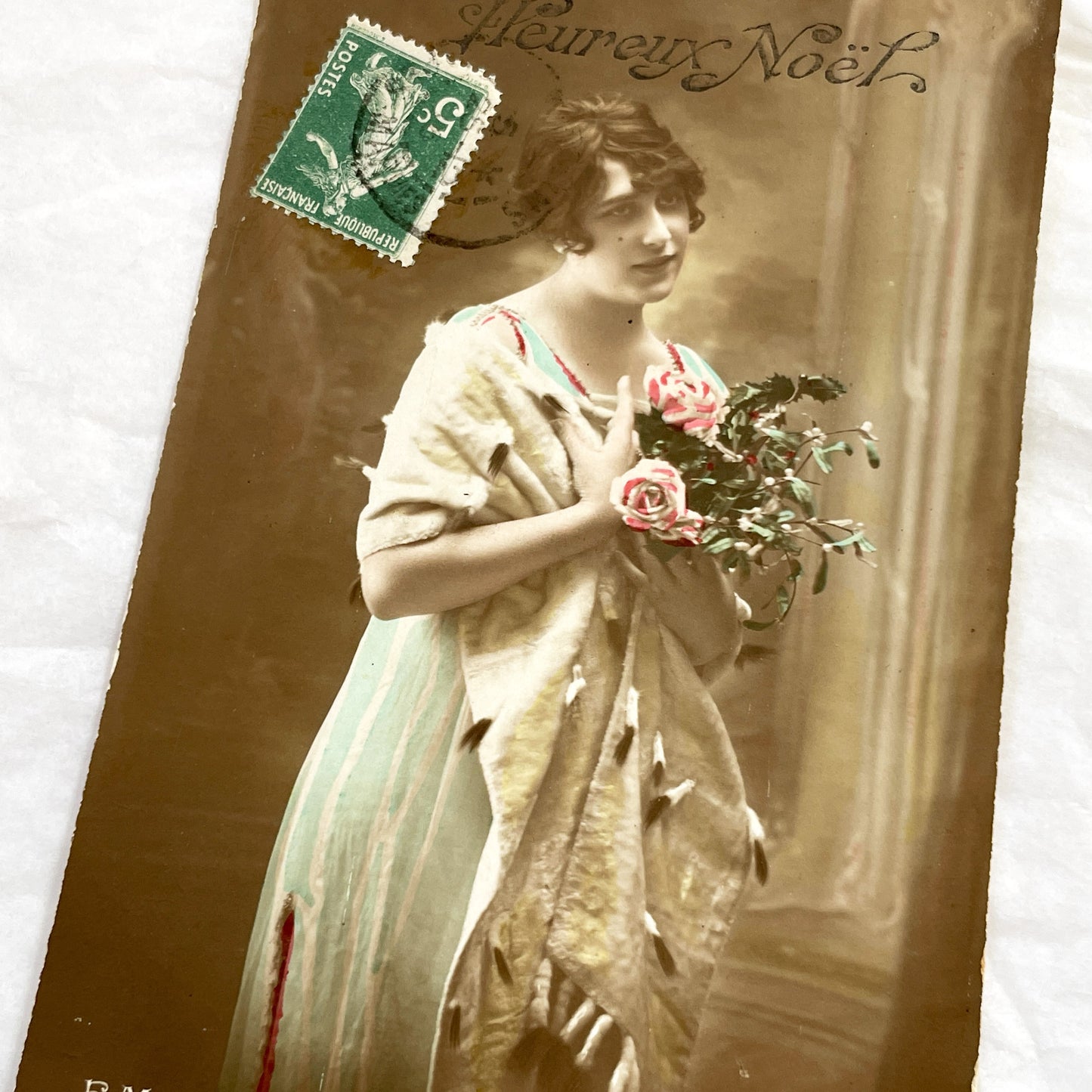 1900s - Antique French Christmas Postcard - Elegant Woman with Roses & Mistletoe - Heureux Noël Vintage Holiday Greeting Card