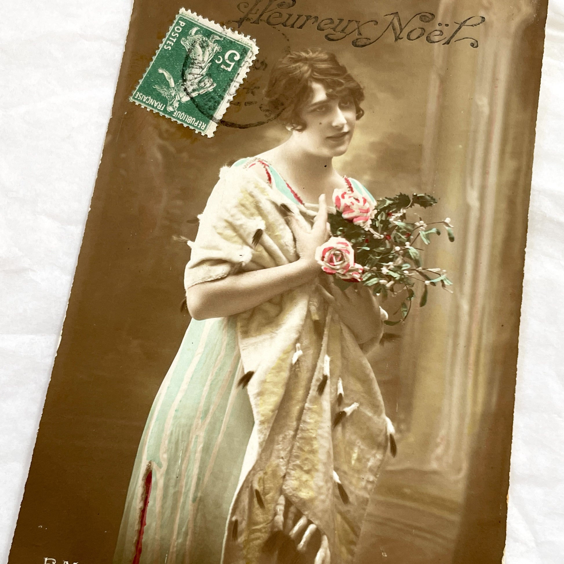 1900s - Antique French Christmas Postcard - Elegant Woman with Roses & Mistletoe - Heureux Noël Vintage Holiday Greeting Card