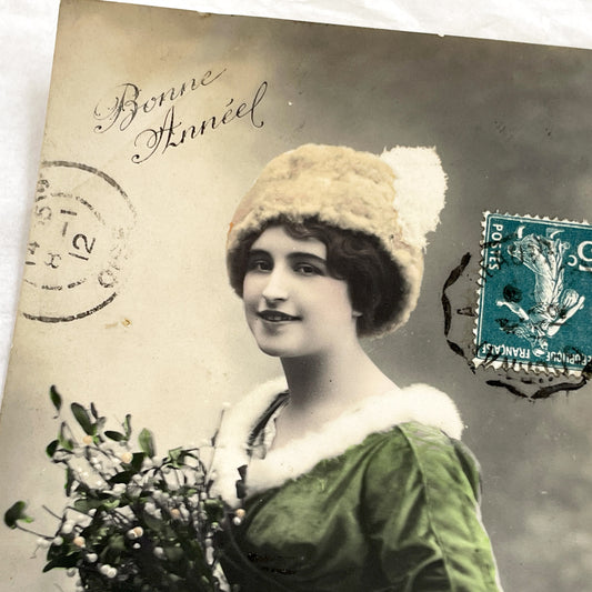 1910s - Elegant French New Year Postcard - Young Woman Fur Hat Mistletoe - Hand Colored Photograph Vintage Greeting Card - Art Nouveau Era