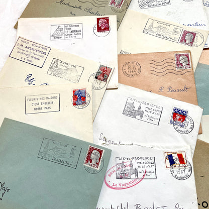 Lot of 20 vintage French envelopes from the 1960s, showcasing diverse stamps and postmarks from various French cities.