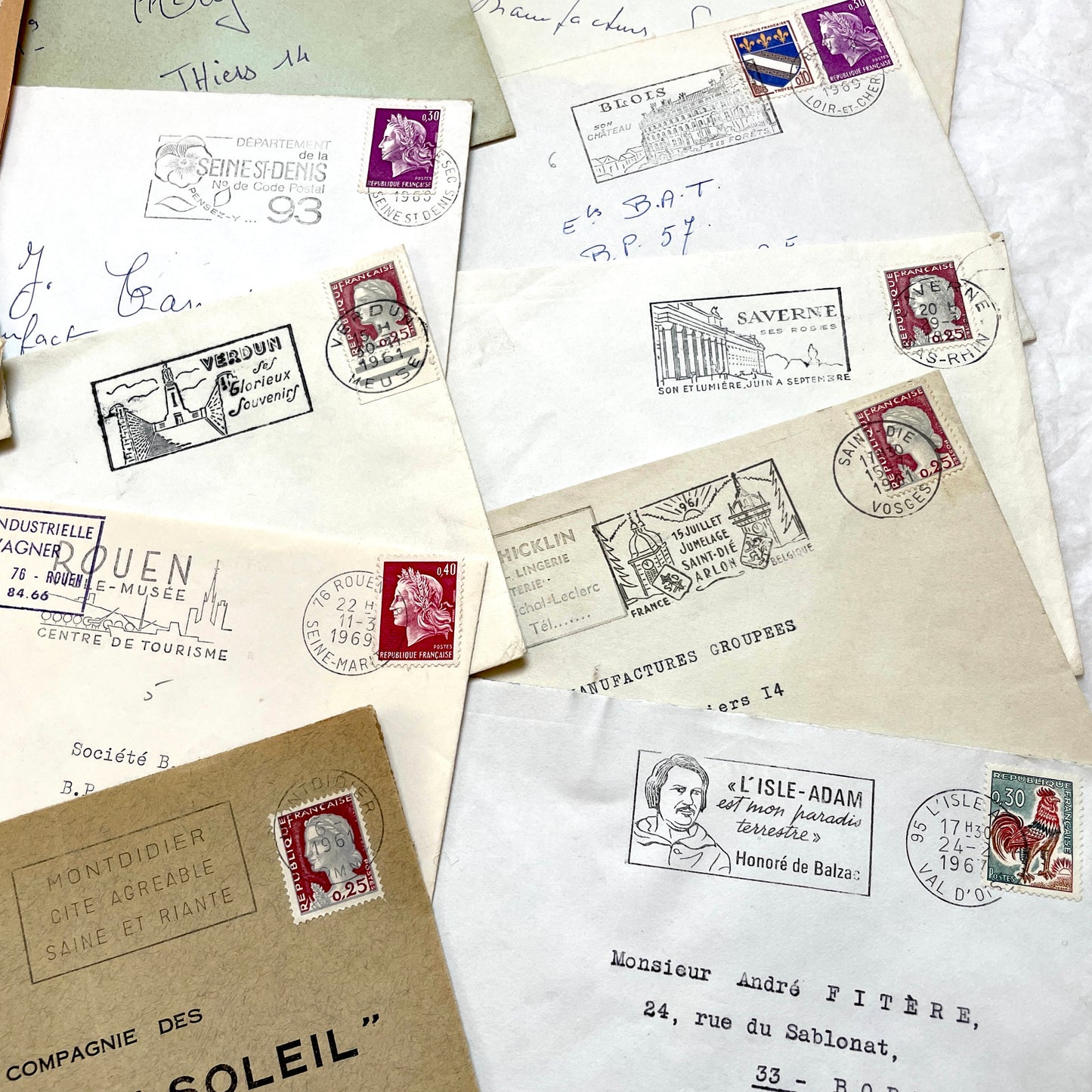 Lot of 20 French envelopes from the 1960s, featuring various postmarks and vintage stamps with Marianne and Rooster designs.