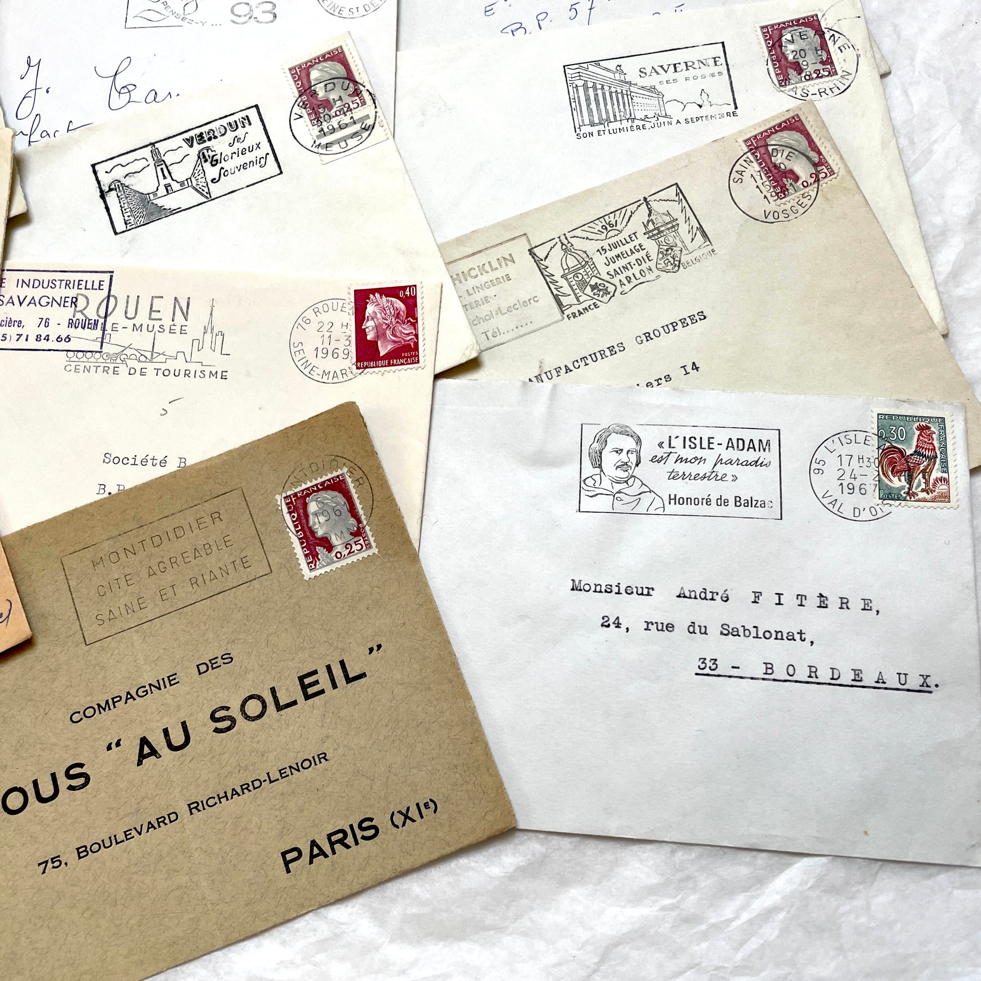 Lot of 20 French envelopes from the 1960s, featuring various postmarks and vintage stamps with Marianne and Rooster designs.
