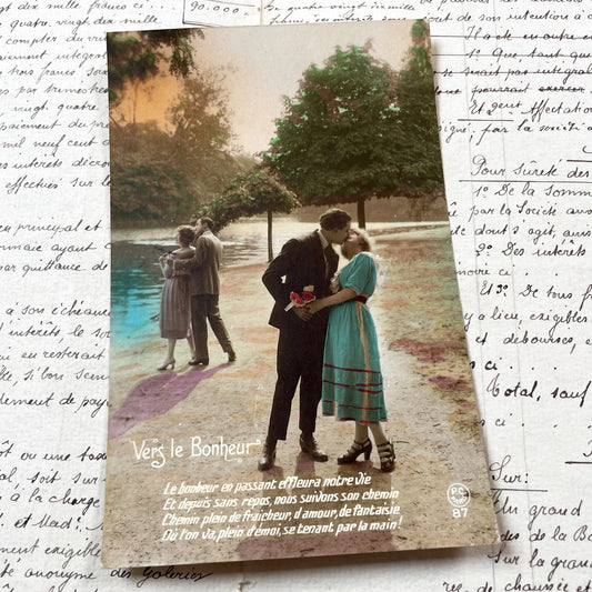 1920s - Vintage French Kissing Couple Postcard - Romantic Sentimental Love Poem - Hand-Colored Park Scene - Paris Publisher