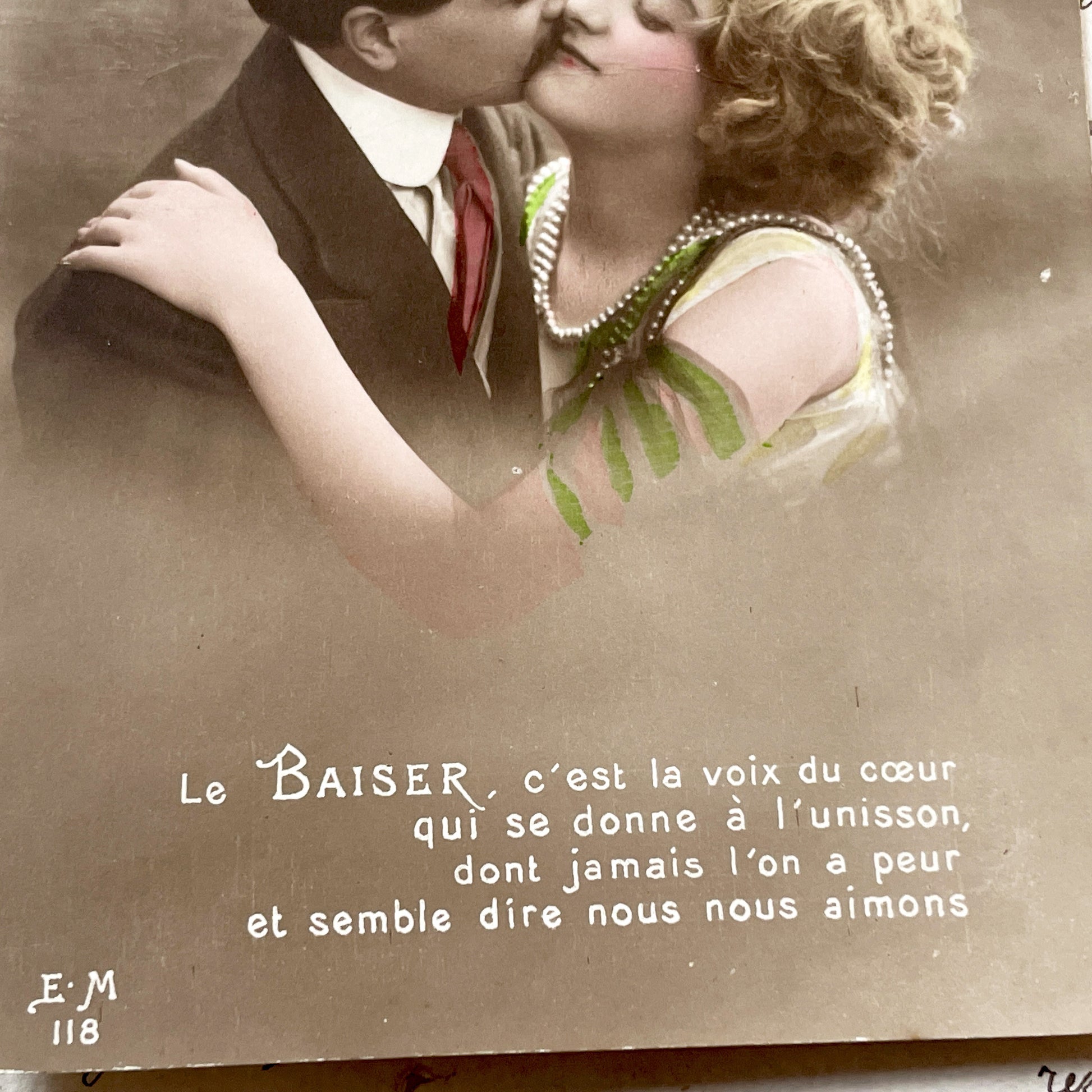 1910s - French Hand-Tinted Romantic Kissing Couple Postcard - Le Baiser Antique Love Card - Vintage Sentiment Ephemera