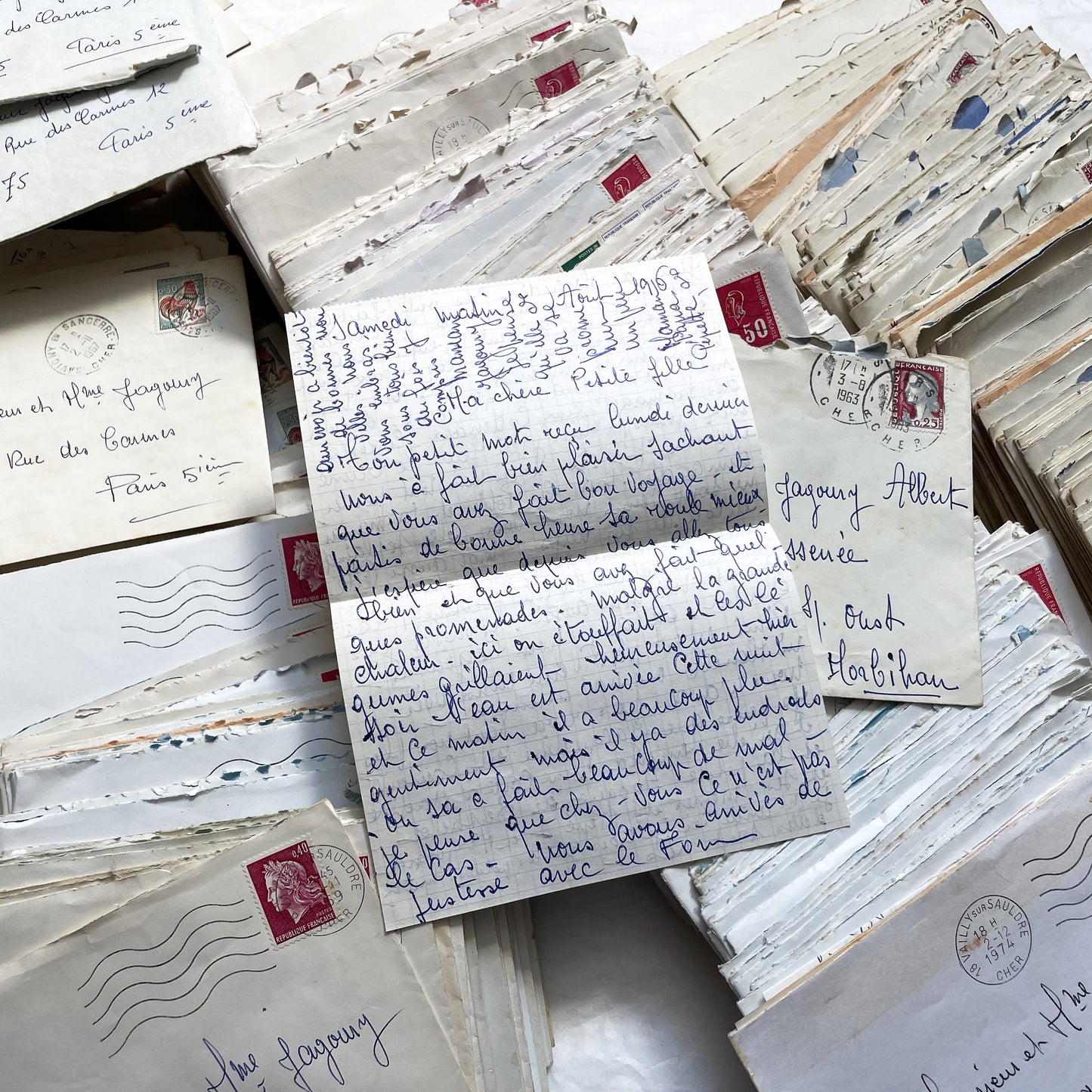 1960s - 1970s - 5 or 10 letters from a mother to her daughter and her son-in-law - Handwritten letters in their envelope