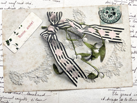 1900s - French New Year Postcard - Belle Epoque Mistletoe & Ribbon Design - Embossed Lace Greeting Card - Antique Ephemera Collectible