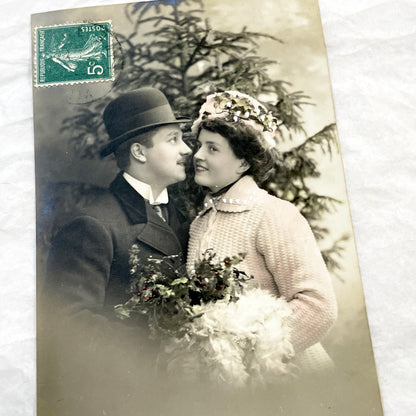 1900s - Vintage French New Year Postcard - Affectionate Couple Portrait - Sepia Tone - Romantic Greeting Card - Antique Ephemera Collectible