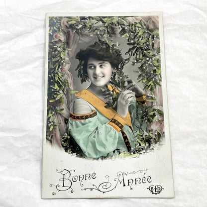 1900s - Vintage French New Year Postcard - Mistletoe Portrait Woman - Art Nouveau Era Greeting Card - Collectible Ephemera