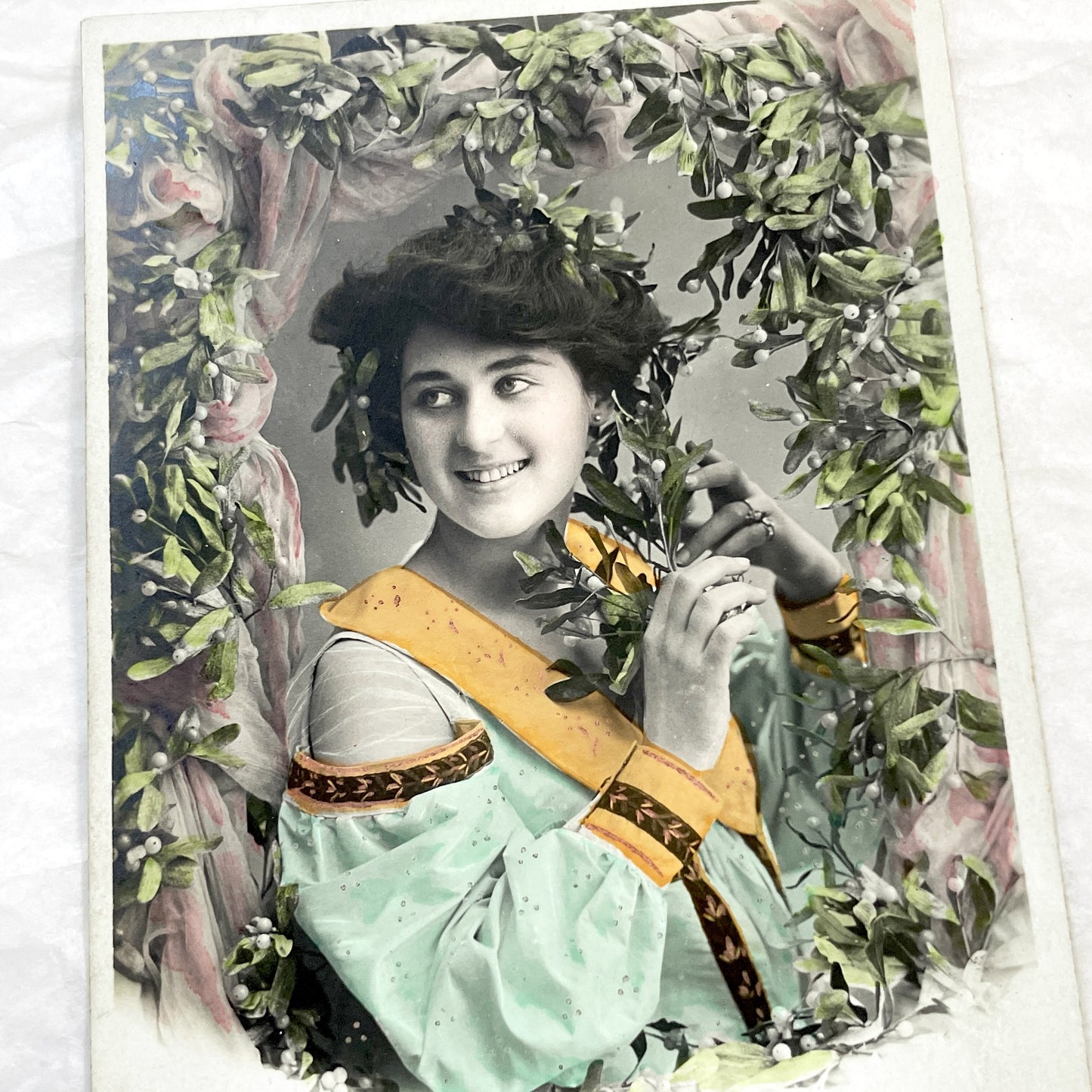 1900s - Vintage French New Year Postcard - Mistletoe Portrait Woman - Art Nouveau Era Greeting Card - Collectible Ephemera