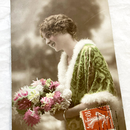 1920s - Vintage French Postcard - Elegant Flapper Woman with Bouquet - Hand-Colored Sepia Tone - Bonne Année New Year's Greeting
