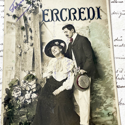 1900s - Vintage French Postcard - Romantic Couple - Edwardian Fashion - Hand Colored - Antique Snapshot - Mercredi Theme - Historic Romance