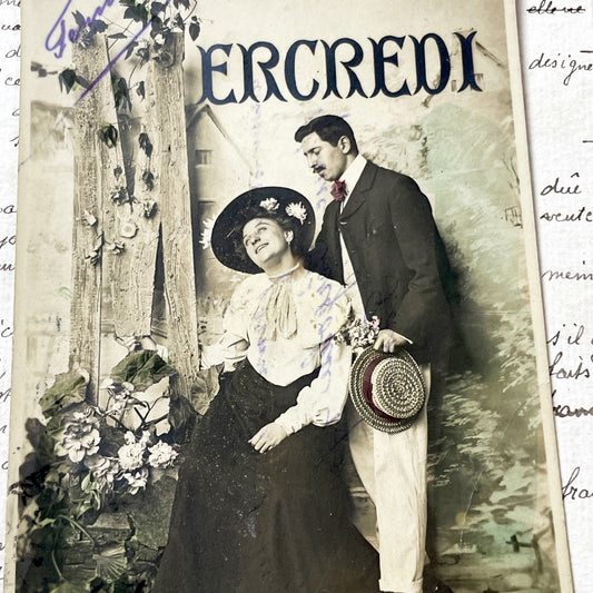 1900s - Vintage French Postcard - Romantic Couple - Edwardian Fashion - Hand Colored - Antique Snapshot - Mercredi Theme - Historic Romance