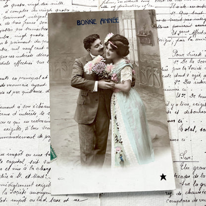 1900s - Antique French New Year Postcard - Hand-Tinted Romantic Couple - Edwardian Era Greeting Card - Vintage Photo Ephemera - Collectible