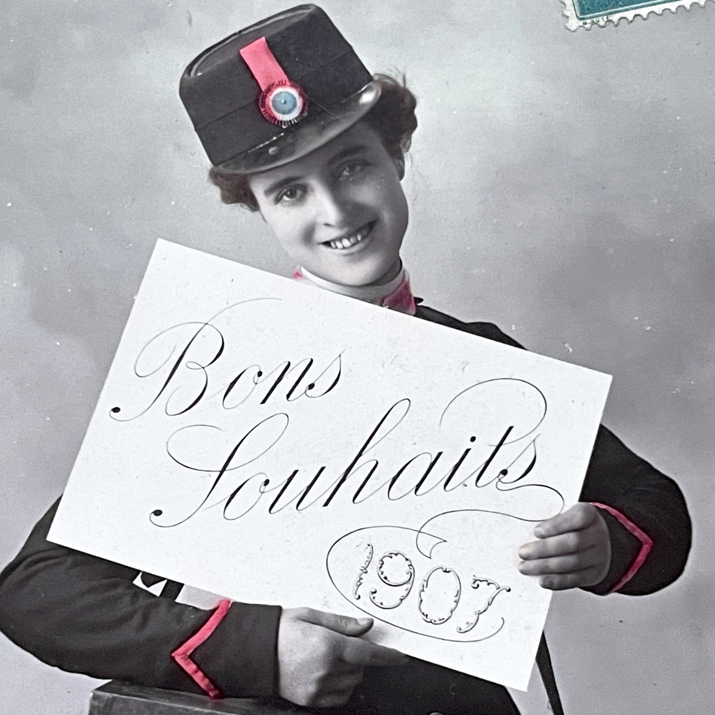 1900s - Vintage French Postcard - Woman Messenger - 'Bons Souhaits' 1907 - Hand-Tinted Photo - Antique Collectible Card