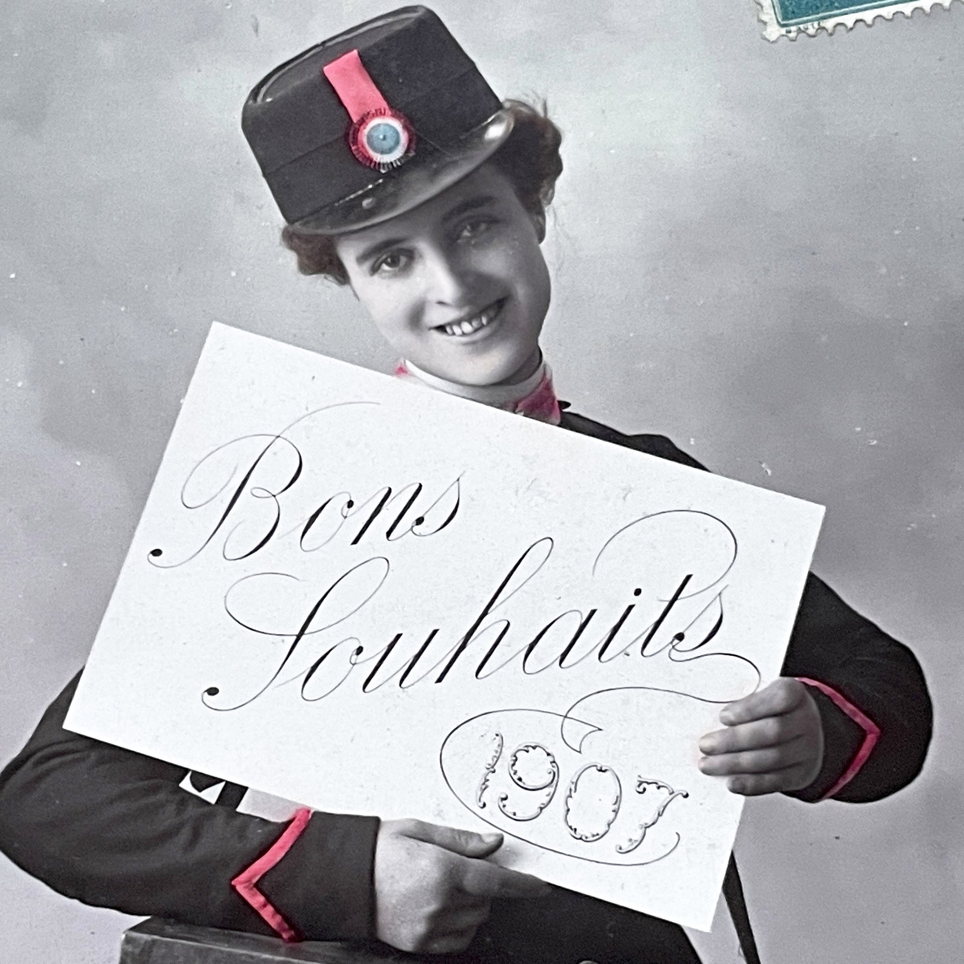 1900s - Vintage French Postcard - Woman Messenger - 'Bons Souhaits' 1907 - Hand-Tinted Photo - Antique Collectible Card