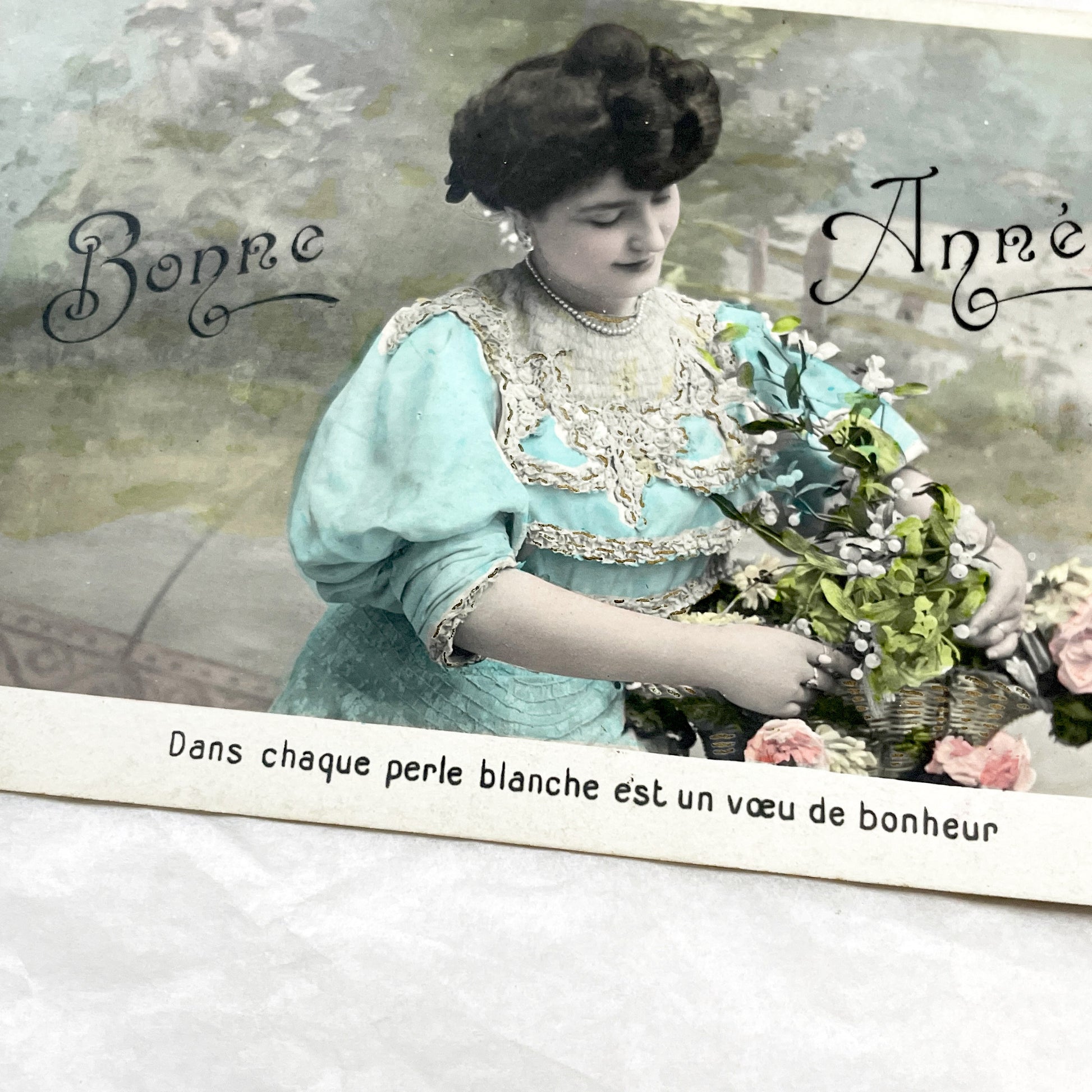 1900s - Vintage French New Year Postcard - Elegant Woman Floral Basket - Hand-Tinted Collectible Ephemera for Scrapbooking