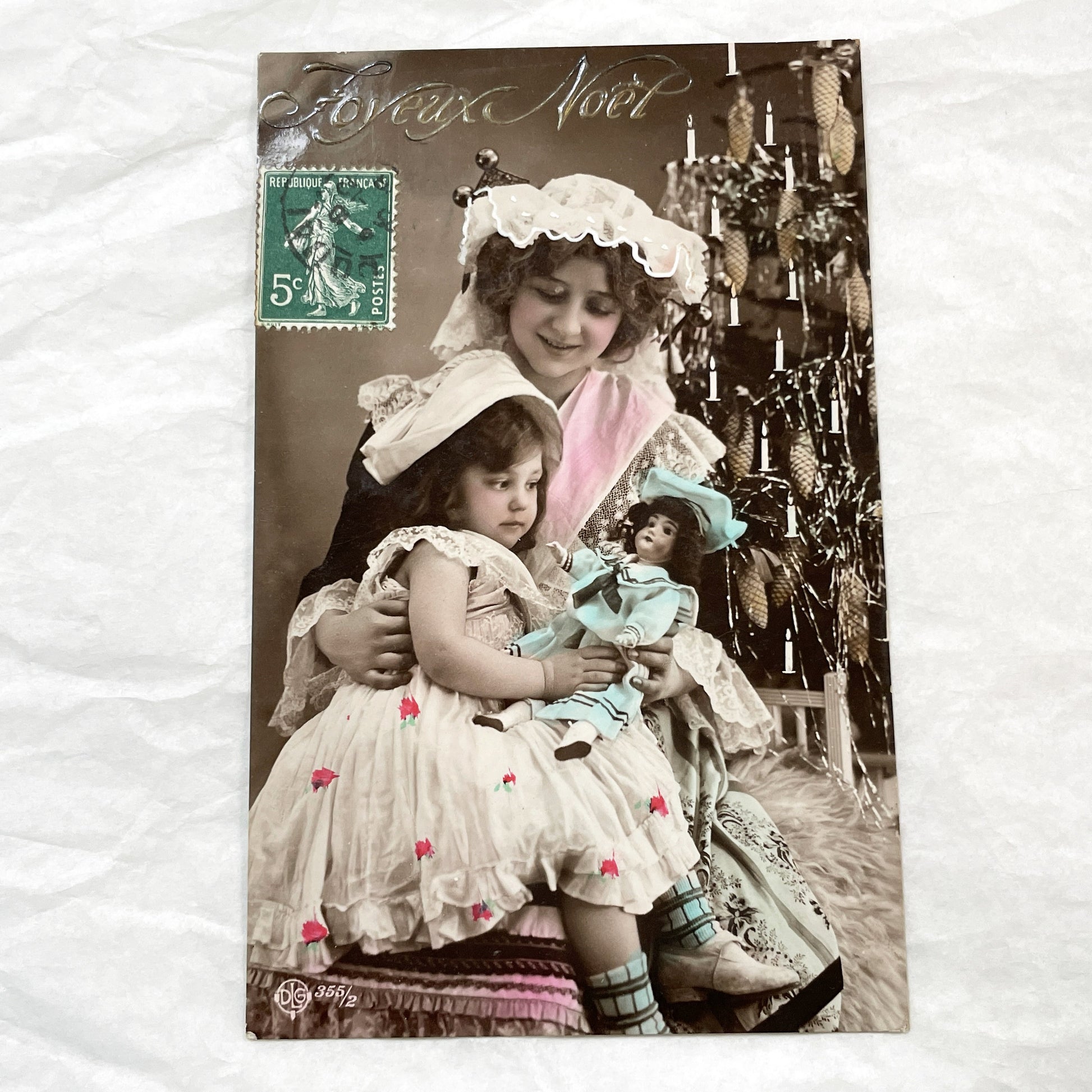 1910s - Vintage French Christmas Postcard - Mother and Child with Doll - Hand-Tinted Belle Époque Holiday Greeting - Children Portrait