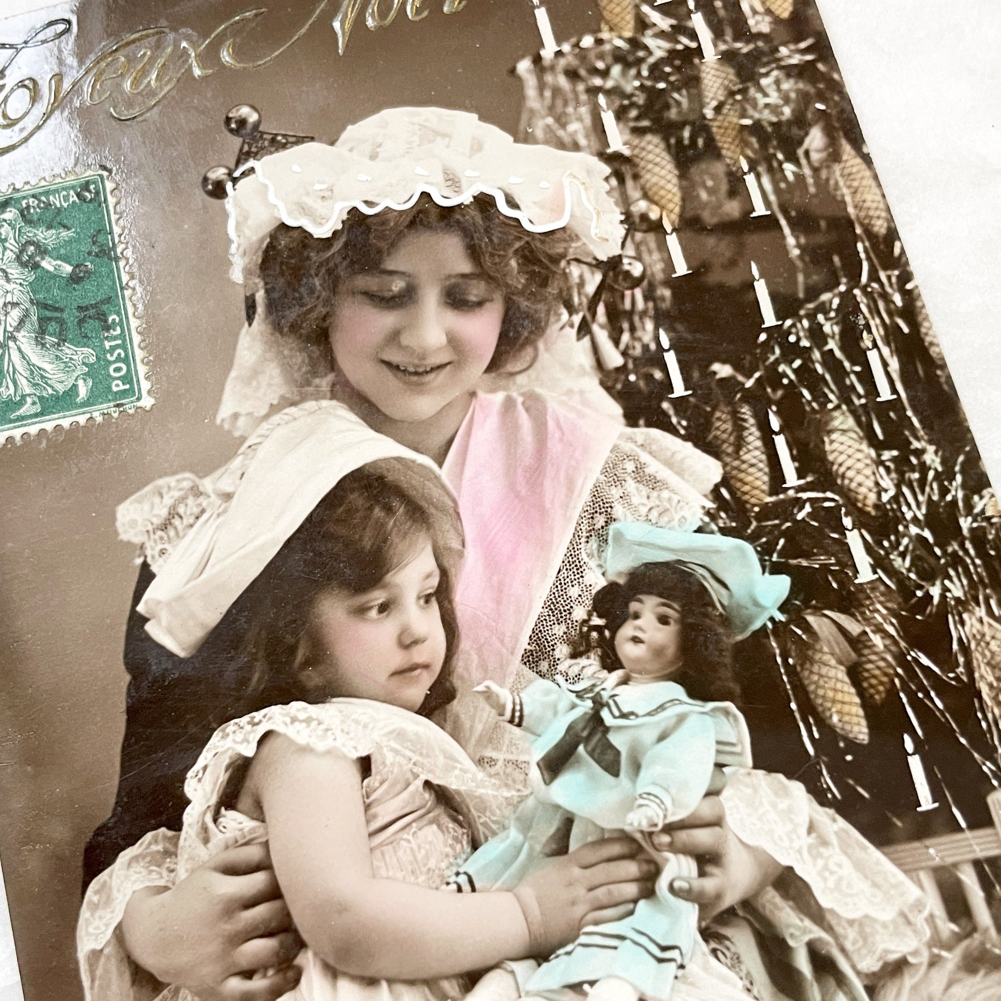 1910s - Vintage French Christmas Postcard - Mother and Child with Doll - Hand-Tinted Belle Époque Holiday Greeting - Children Portrait