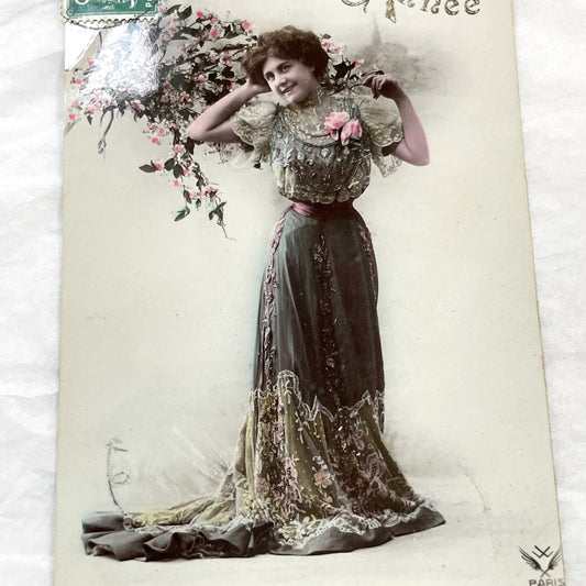 1900s - Vintage French Postcard - Edwardian Lady with Pink Flowers - Belle Époque Art Nouveau Fashion - Happy New Year -  Antique Ephemera