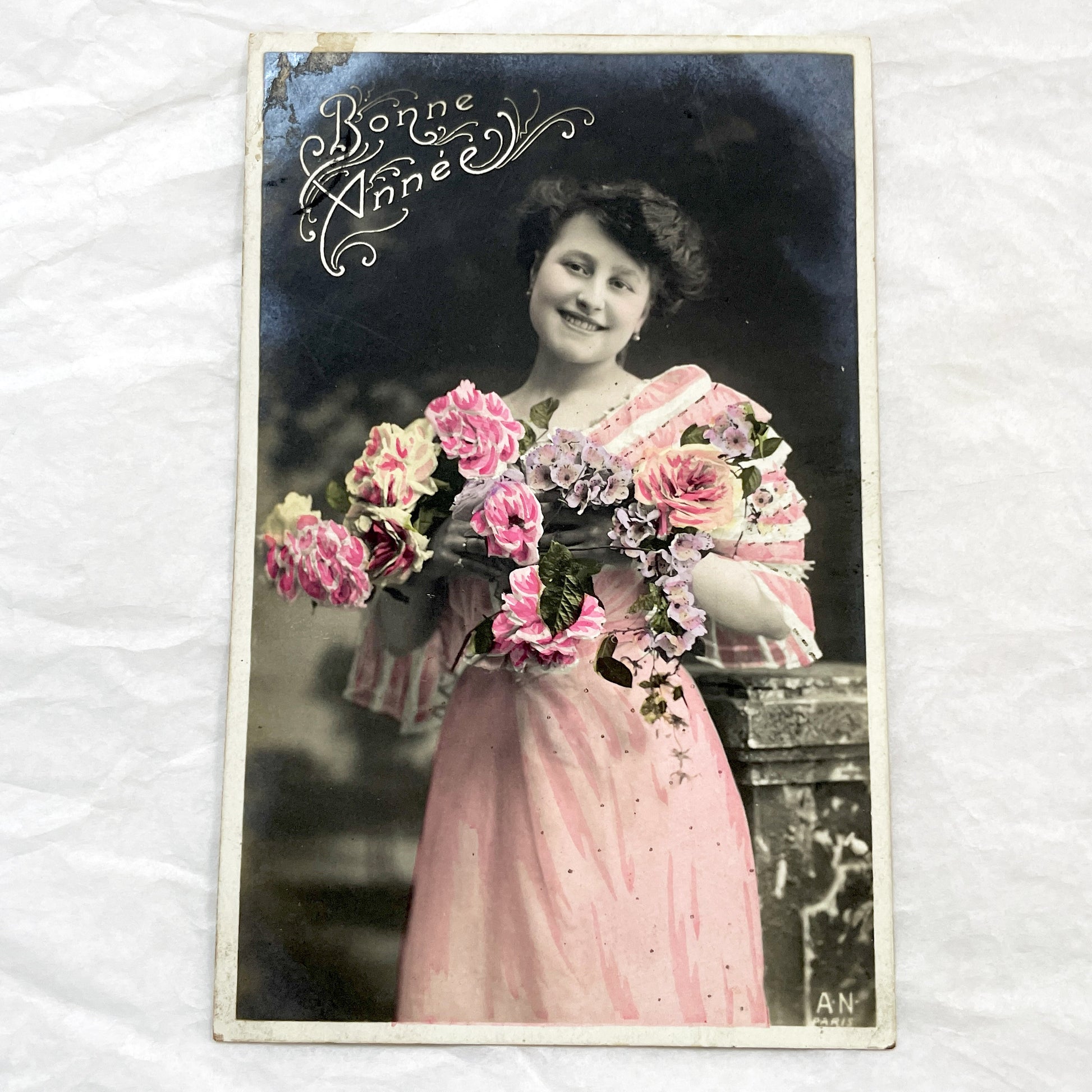1910s - French New Year Postcard - Belle Epoque Hand-Tinted Smiling Woman - Pink Dress - Floral Bouquet - Elegant Vintage Collectible