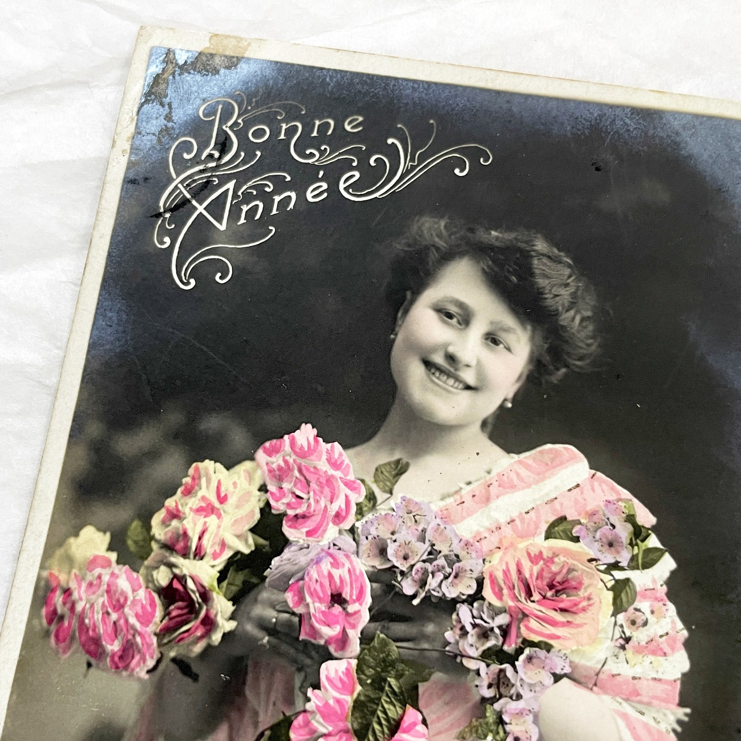 1910s - French New Year Postcard - Belle Epoque Hand-Tinted Smiling Woman - Pink Dress - Floral Bouquet - Elegant Vintage Collectible