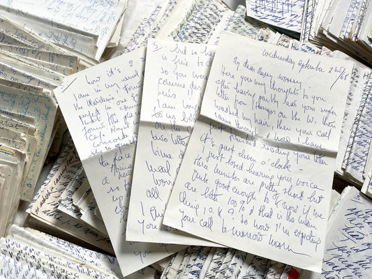 1960s - English correspondence from France – Set of 15+ sheets (30 pages) – Handwritten romantic letters – Vintage letters on paper