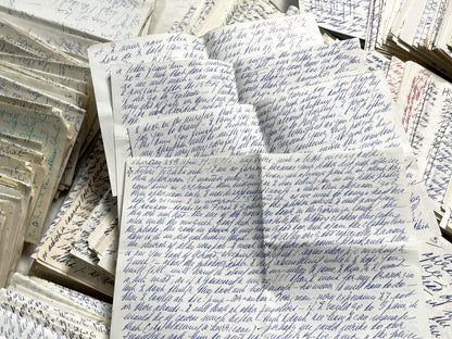 1960s - English correspondence from France – Set of 15+ sheets (30 pages) – Handwritten romantic letters – Vintage letters on paper