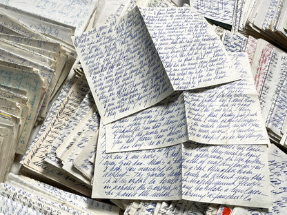 1960s - English correspondence from France – Set of 15+ sheets (30 pages) – Handwritten romantic letters – Vintage letters on paper